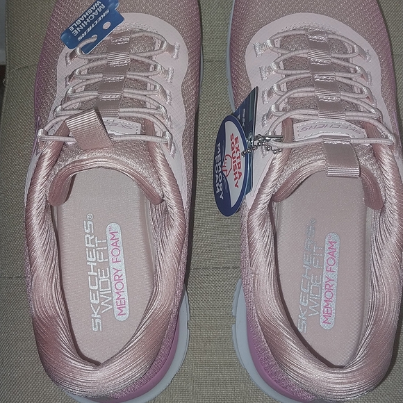 Skechers Women's Light Pink Sneakers - Picture 2 of 4